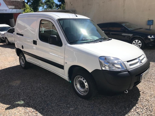 Imagen 2 de 12 de Citroën Berlingo 1.6 Nafta Bussines 75cv - 2022 - 0 Km
