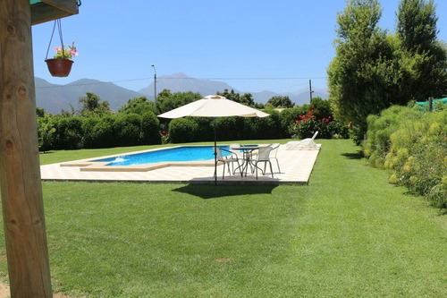 Imagen 2 de 9 de Olmue Arriendo Una Cabaña Con Amplia Piscina Uso Exclusivo