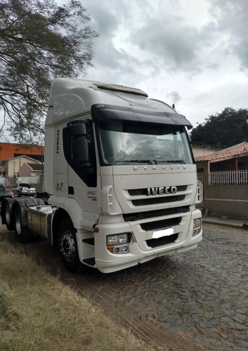 Imagem 2 de 12 de Iveco Stralis 440 6x2 2012/2013