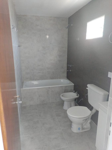 Imagen 16 de 17 de 134 E/ 70 Y 71 La Plata - Dúplex En Venta
