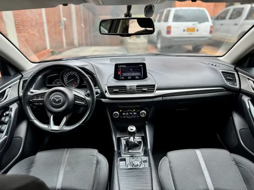 Mazda 3 Touring IPM MT