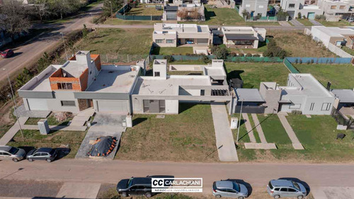 Casa En Venta Funes Don Mateo - Estrenar 3 Dormitorios