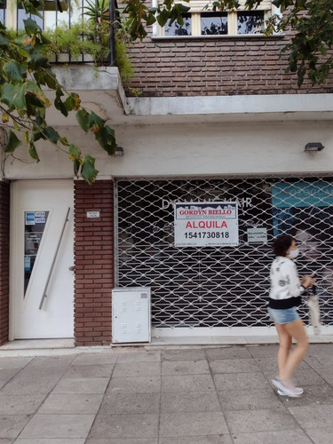 Peluqueria Totalmente Instalada, Trae El Peine
