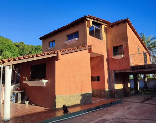 En Venta Espaciosa Casa