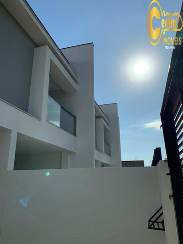 Sobrado Com 3 Dormitório(s) Localizado(a) No Bairro Centro Em Balneário Piçarras / Balneário Piçarras - 500