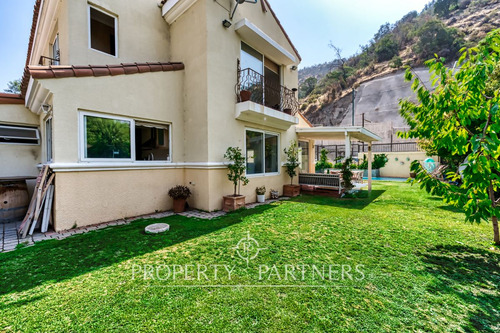Cómoda Casa En Condominio, El Arrayán