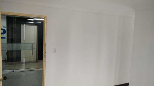 Imagen 7 de 20 de Oficina En Venta/arriendo En El Sector Plaza De Bolívar / Cod.4970402