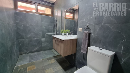 Casa En Venta De 4 Dorm. En Chicureo Centro