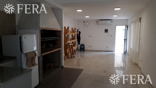 Venta De Departamento De 2 Ambientes Con Cochera En Wilde