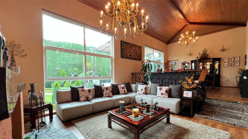Venta De Casa En Fraccionamiento San Carlos En Metepec