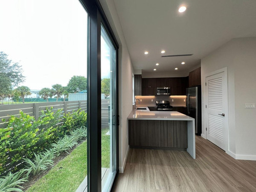 Imagen 10 de 29 de Townhouse A Estrenar En Hallandale