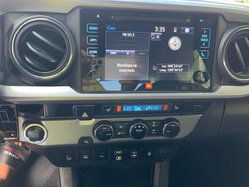 Imagen 13 de 15 de Toyota Tacoma Limited 4*2 Americana