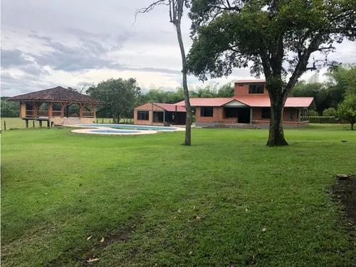 Venta Finca Pueblo Tapao - 8 Cuadras