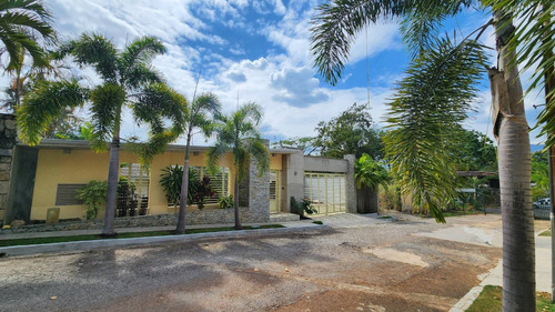 222603 Alquiler O Venta Moderna Casa Colinas De Guataparo Fp