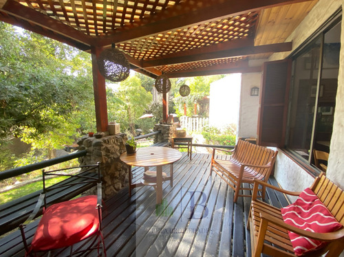 Casa Arboretum Con Lindo Jardin