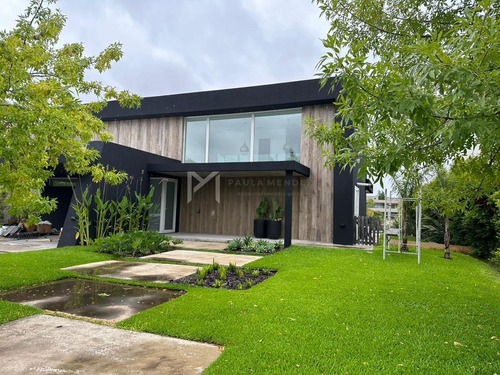 Casa Chalet  En Alquiler En Cabos Del Lago, Nordelta, Tigre