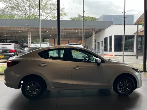 Mazda 2 Sedan Touring 2026/ Ms