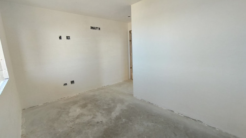 Imagem 23 de 30 de Apartamento 2 Dormitórios - Prédio Frente Mar- Entrada 95 Mil - Aml179