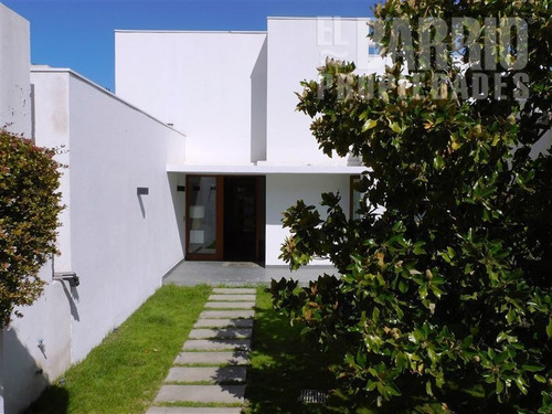Imagen 12 de 30 de Casa En Venta De 4 Dormitorios En Colina
