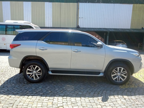 Imagen 4 de 12 de Toyota Sw4 4x4 Srx 2.8 Tdi 6 A/t 7a 2018