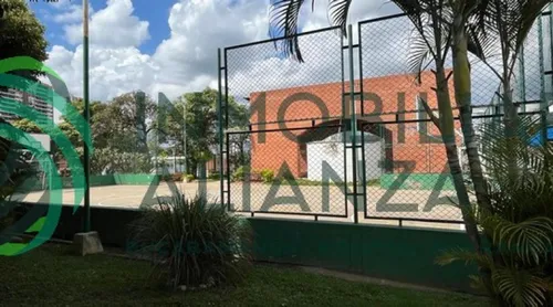Casa En Venta En Versalles. Cod V61639