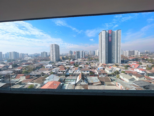 Rebaja 50%! Metro Lo Ovalle 1d1b + Terraza, La Cisterna