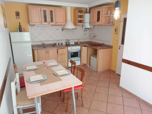 Imagen 6 de 14 de Chalet 3 Amb Patio Y Parrilla - Zacagnini - Ref: 1307