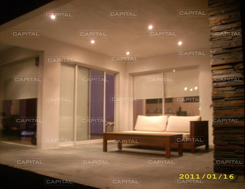 Muy Buena Casa En Venta En Punta Piedras, Manantiales.- Ref: 25371