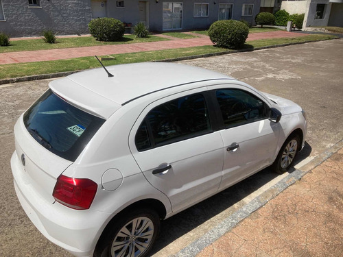Imagen 3 de 10 de Volkswagen Gol 2021 1.6 Trendline 101cv