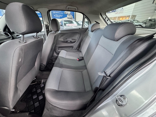 Volkswagen Gol 1.0 MI 8V FLEX 4P MANUAL G.V