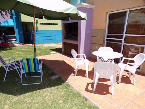En Complejo Con Piscina