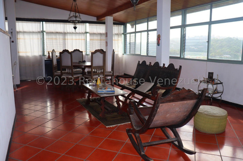 Se Vende Casa Con Potencial Baruta Yf