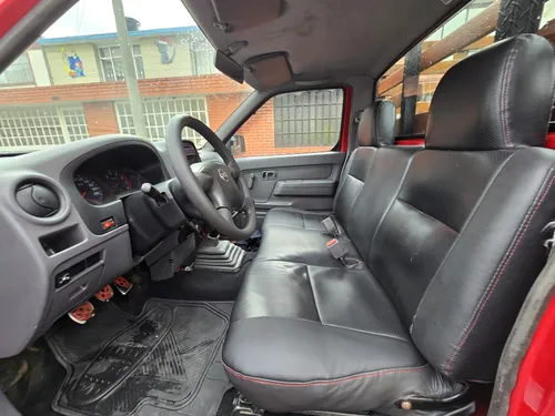 Nissan Frontier Estacas 2.4L 4x2 MT