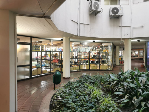 Local Comercial // Los Cobres Vitacura