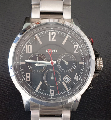Relógio Dkny Lindo Com Pulseira De Metal