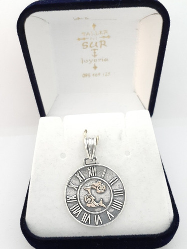 Medalla Reloj Diseño Plata Y Oro Zodíaco Signo Pisces 
