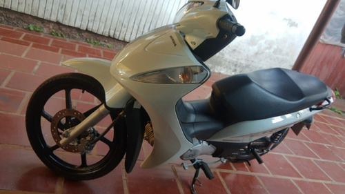 Imagem 2 de 5 de Honda 2016
