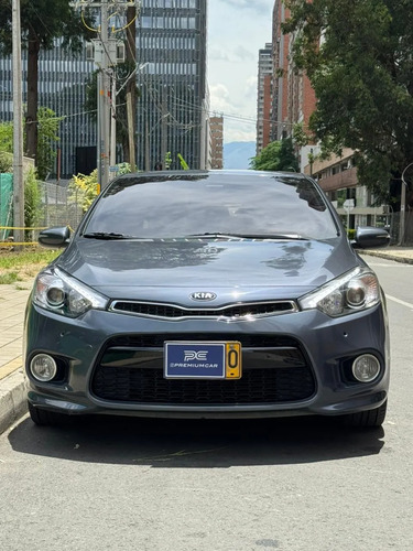 Kia Cerato Koup Race 2.0 Automatico