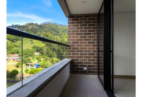 Arriendo Apartamento Nuevo Con Hermosa Vista En Envigado