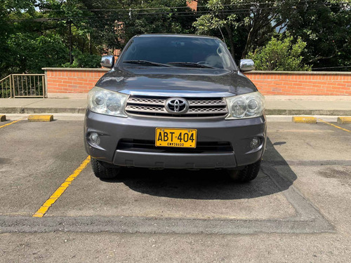 Toyota Fortuner 2011 2.7l 4x4