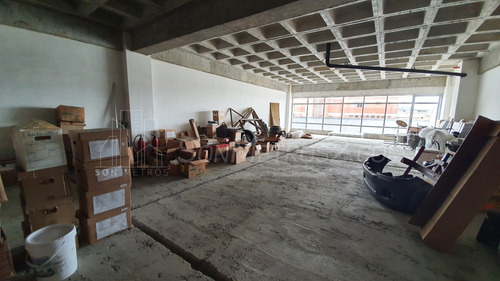 Imagen 2 de 13 de Planta Industrial Oficina Deposito En Alquiler Boleita Norte