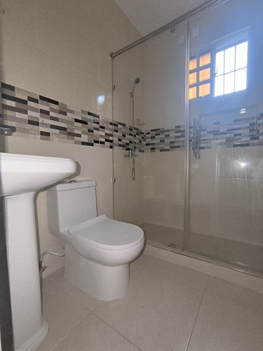 Apartamento De 2 Habitaciones Un Baño Sala Cocina Comedor