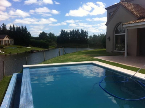 Imagen 6 de 11 de Venta /alquiler Anual / Alquiler Temporal----- Casa 4 Dormitorios Al Lago En Barrancas Del Lago