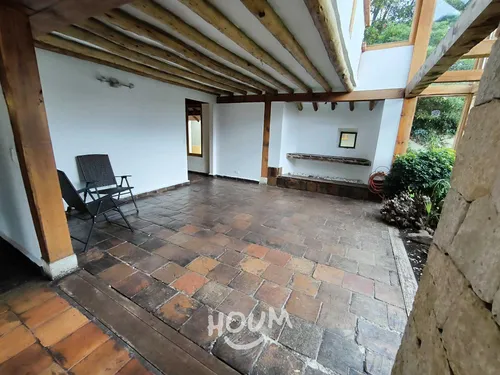 Casa En La Bajada. 5 Habitaciones, 2400 M², Id: 141852