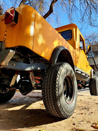 Imagen 4 de 13 de Jeep 4x4 Ika Pickup