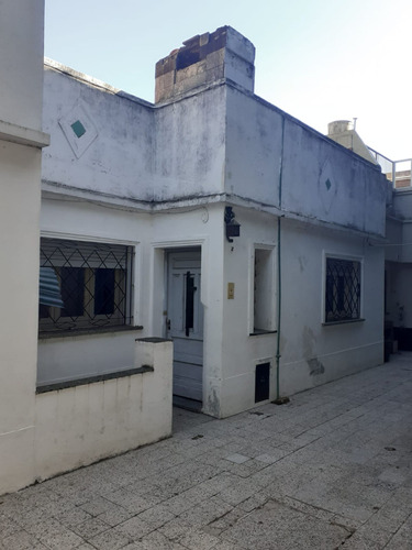 Venta Casa De Pasillo En Barrio Abasto