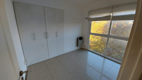 Imagen 9 de 10 de Departamento 2 Amb. Todo Externo. Con Cochera.