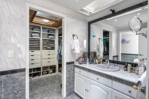 Apartamento En Venta En El Chicó. Cod V15687