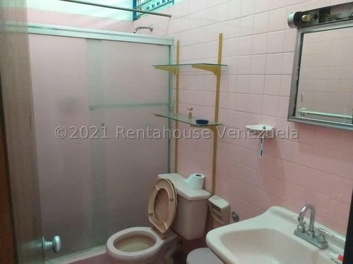 Imagen 11 de 30 de Casa En Venta En Barquisimeto. Zona Centro, Selena Pacheco Tlf. 04245197639. Cód. 21-19623. Lara, Venezuela