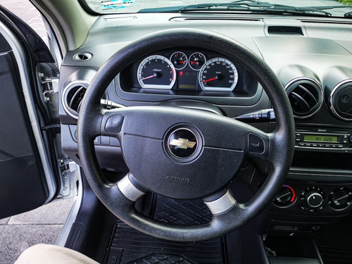 Imagen 10 de 15 de Chevrolet Aveo 2017